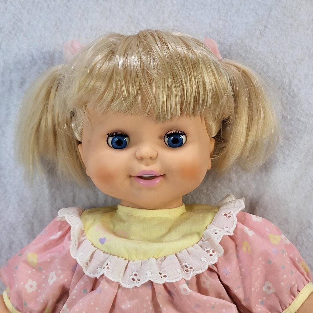 Baby Loves To Talk Electronic Talking Doll VTG 1992 Toy Biz - Does Not Talk
